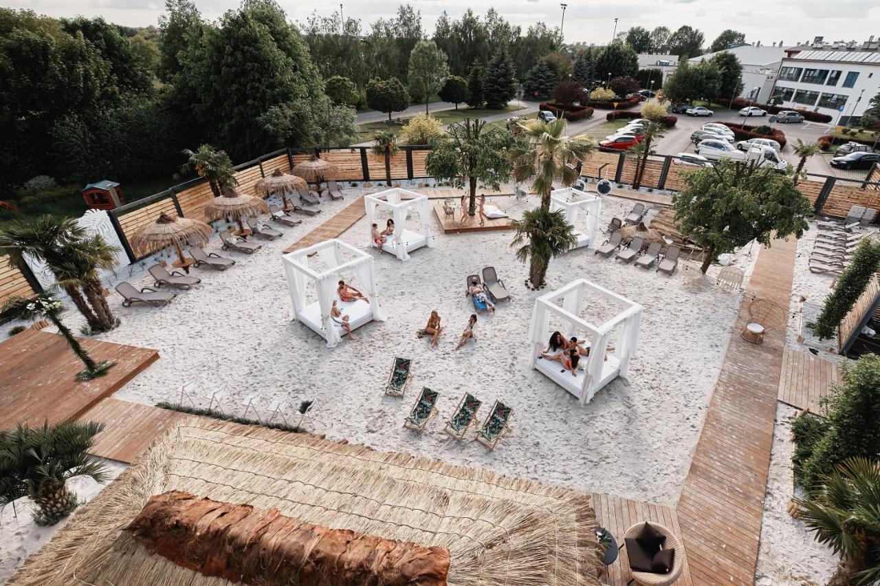 Blue Diamond Hotel Active Spa Trzebownisko Kültér fotó