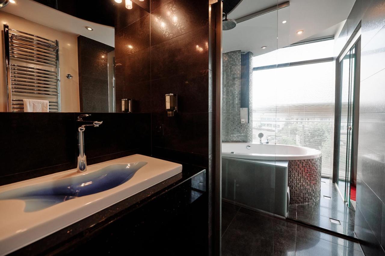Blue Diamond Hotel Active Spa Trzebownisko Kültér fotó