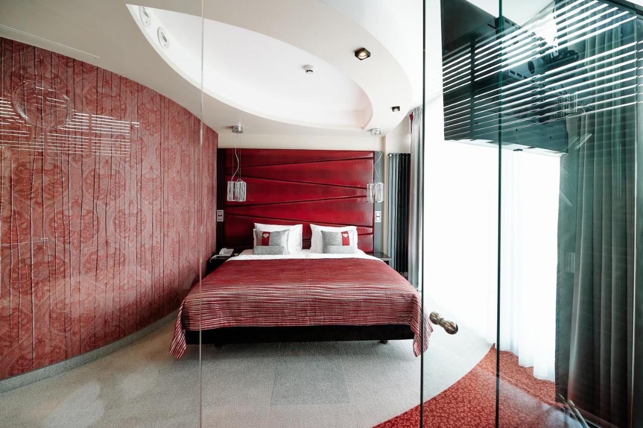 Blue Diamond Hotel Active Spa Trzebownisko Kültér fotó
