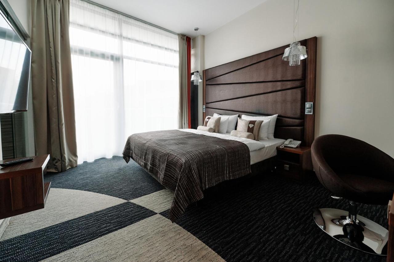 Blue Diamond Hotel Active Spa Trzebownisko Kültér fotó