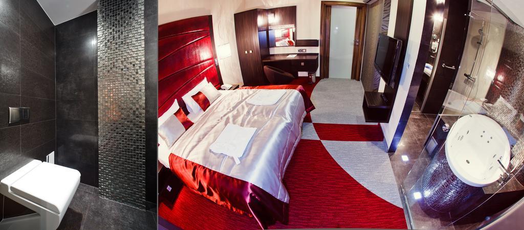 Blue Diamond Hotel Active Spa Trzebownisko Kültér fotó